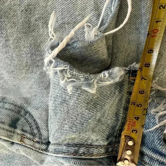 ZARA High Waist Light Wash Cut Off Button Fly Raw Hem Denim Shorts Size 4 - Picture 4 of 5